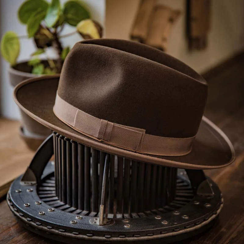 Fedora Hat Wool - หมวกเฟโดราแบบนิ่มมีโบว์สำหรับผู้หญิงที่สง่างามฤดูหนาวฤดูใบไม้ร่วงหมวกขนสัตว์ปีกกว้างกว้างสำหรับสีกาแฟแจ๊สในโบสถ์
